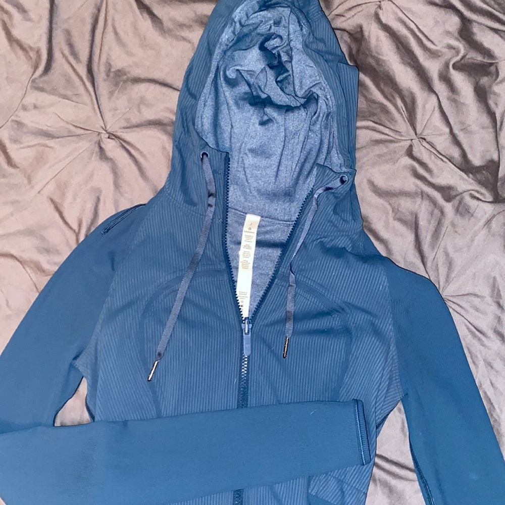 Lululemon jacket size 2